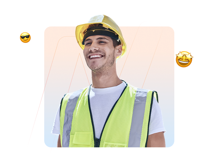 Uma jovem negra de cabelos longos, roupas claras e camisa azul clara. Está segurando no braço esquerdo sua mochila azul com estrelas brancas e cadernos alaranjados no braço direito. Compondo a imagem vemos informações apenas visuais de cursos e de video-aulas, trazendo a interpretação de que há diversos cursoso do Futuro.Digital disponíveis para o público.